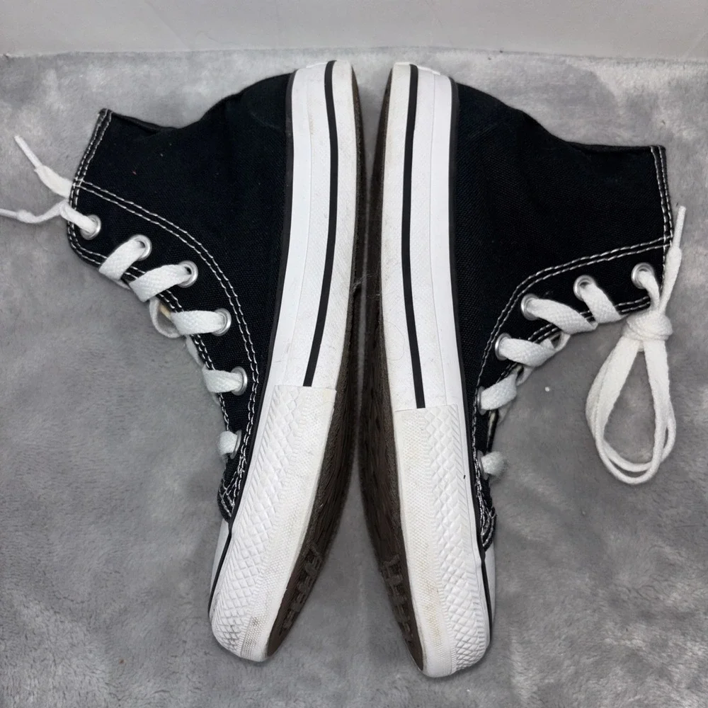 Converse Chuck Taylor All Star High Tops Black/White Canvas Youth Size 1